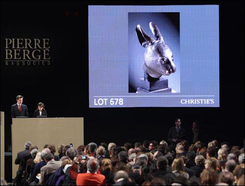 圓明園兔首、鼠首銅像被各以1400萬歐元買走