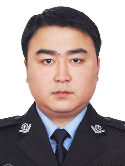 盧偉(貴州省遵義市湄潭縣公安局黨委副書記、政委) 盧偉(貴州省遵義市湄潭縣公安局黨委副書記、政委)