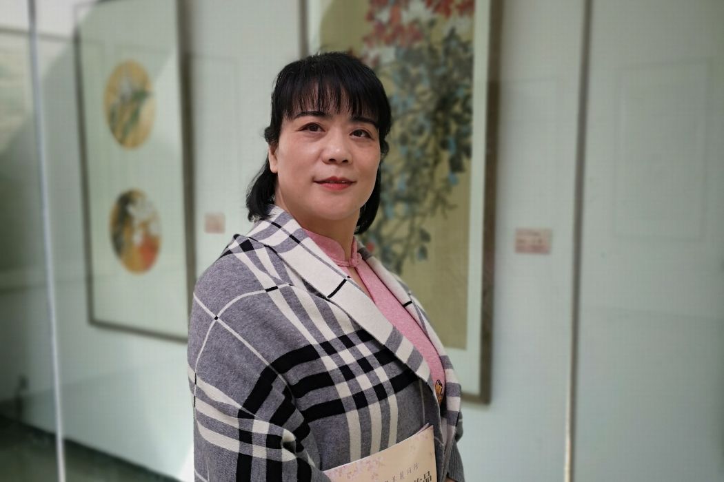 王娜(中國美術家協會會員) 王娜(中國美術家協會會員)