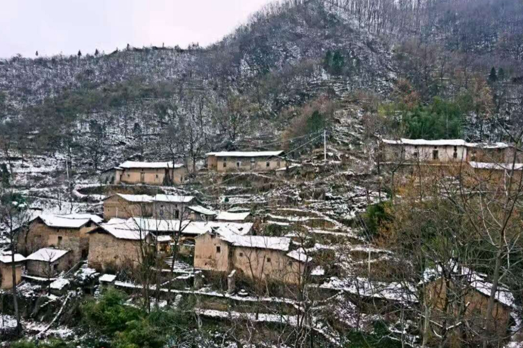 王莊村(陝西省安康市漢濱區早陽鎮下轄村) 王莊村(陝西省安康市漢濱區早陽鎮下轄村)