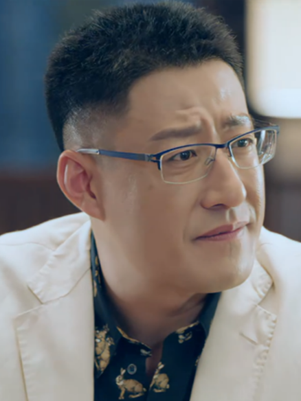 東哥(電視劇《澳門往事》中的喜劇角色) 東哥(電視劇《澳門往事》中的喜劇角色)