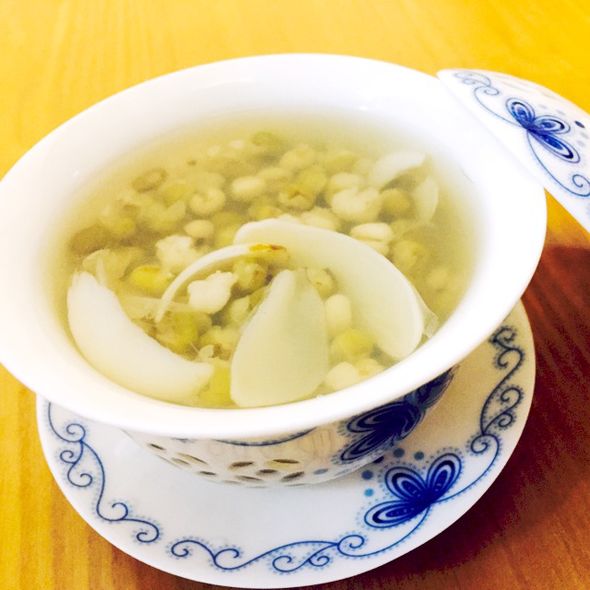 冰糖百合薏仁綠豆湯