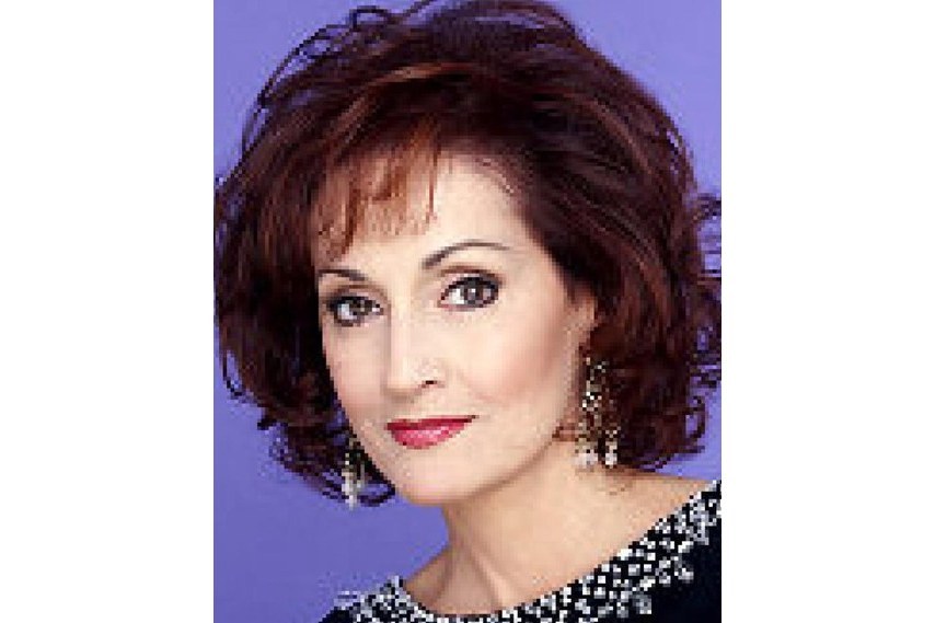 Robin Strasser Robin Strasser