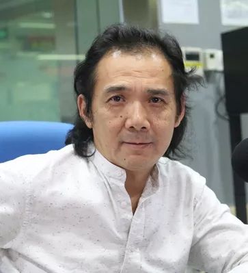 鐘浩(中國兒童藝術劇院國家一級導演) 鐘浩(中國兒童藝術劇院國家一級導演)