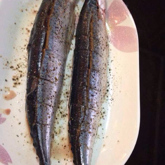 黑胡椒鹽烤秋刀魚