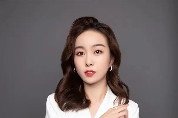 張玥(主持人) 張玥(主持人)