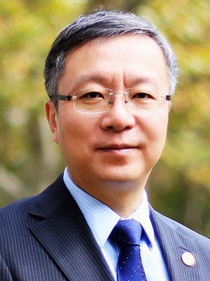 任友群 任友群