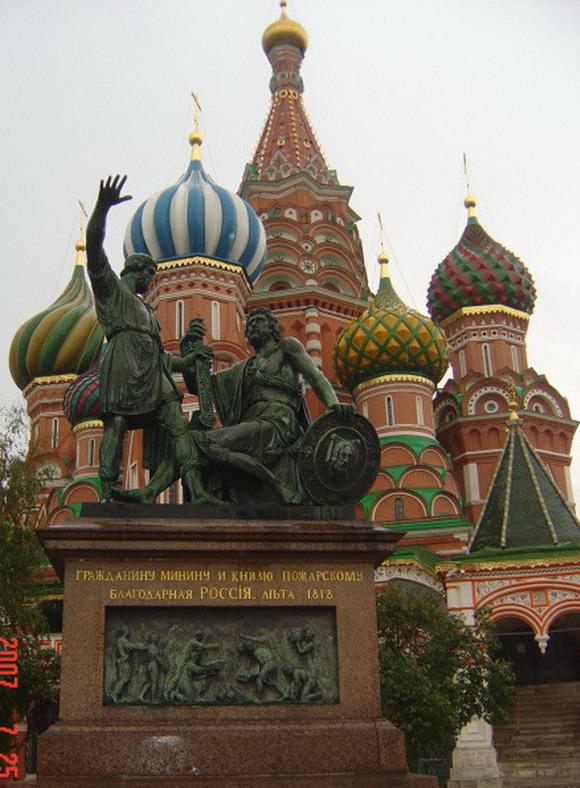 米寧和波扎爾斯基雕像