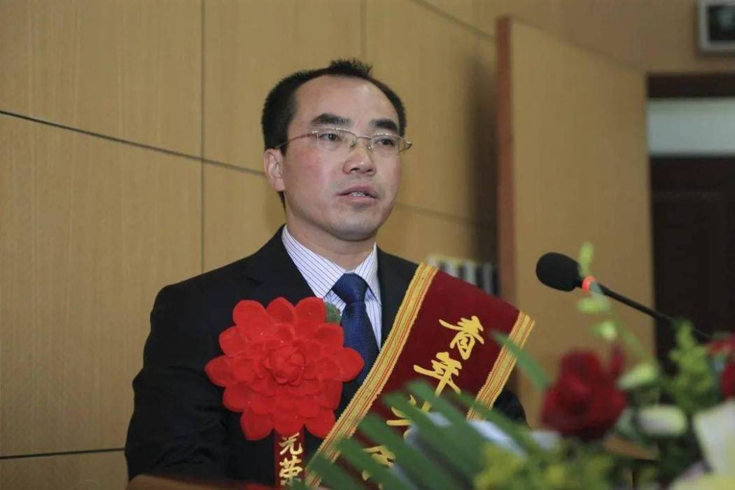 劉海榮(中鐵十六局集團第一工程有限公司副總經理) 劉海榮(中鐵十六局集團第一工程有限公司副總經理)