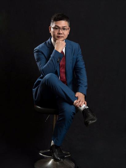 趙洪春(巴莫爾集團創始人兼董事長) 趙洪春(巴莫爾集團創始人兼董事長)