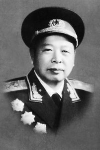 1955年，羅元發同志被授予中將軍銜