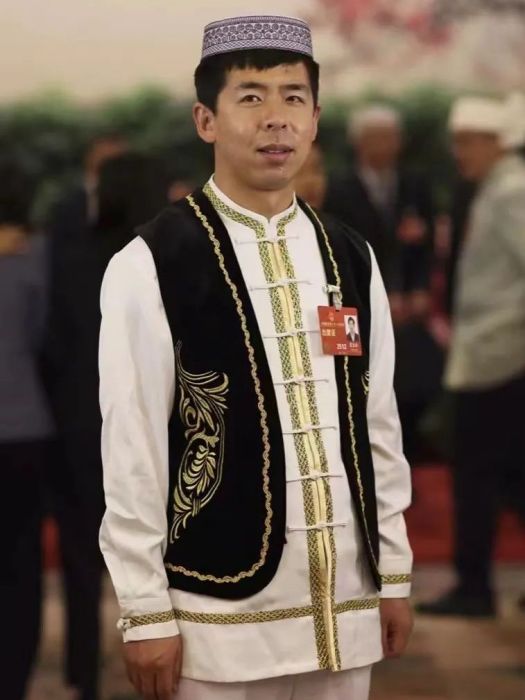 張忠山(第十四屆全國人大代表,甘肅省臨夏回族自治州東鄉族自治縣伊菲種植養殖農民專業合作社理事長) 張忠山(第十四屆全國人大代表,甘肅省臨夏回族自治州東鄉族自治縣伊菲種植養殖農民專業合作社理事長)