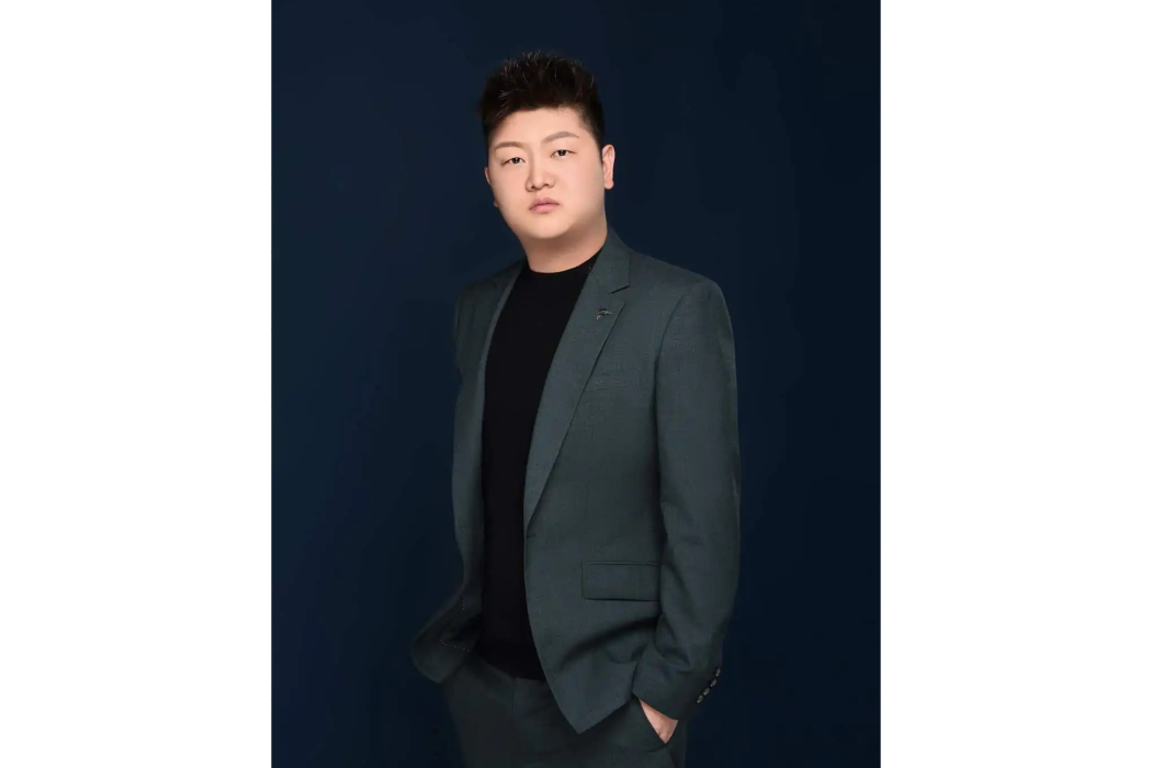 王淞(香港漢鴻國際金融投資有限公司董事) 王淞(香港漢鴻國際金融投資有限公司董事)