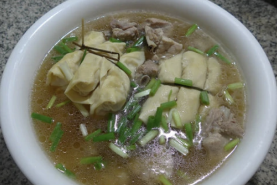 面結排骨湯 面結排骨湯