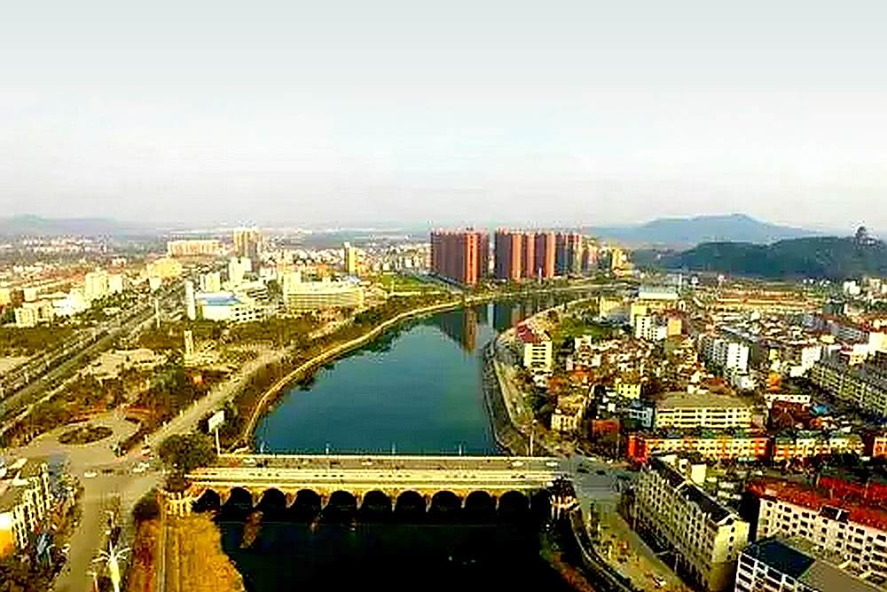 瀘水(長江流域鄱陽湖支流贛江支流禾水的支流)