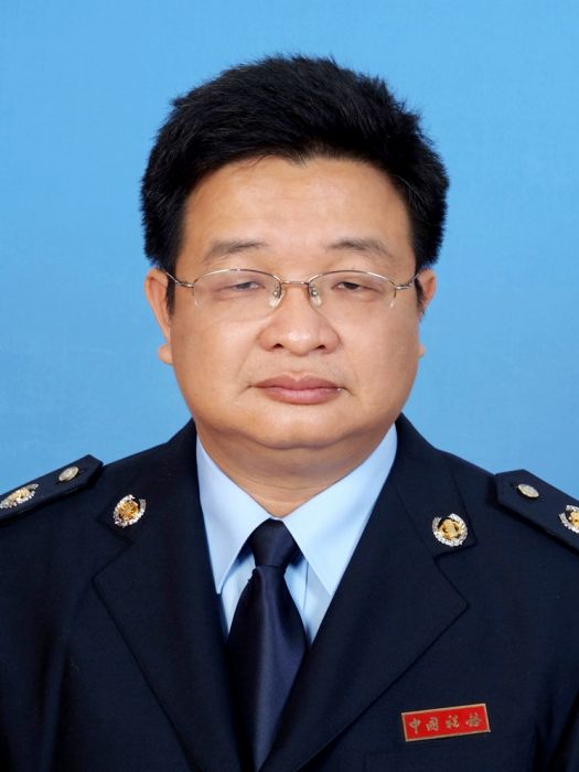 楊中傑(岑溪市稅務局黨委委員、副局長、三級主辦) 楊中傑(岑溪市稅務局黨委委員、副局長、三級主辦)