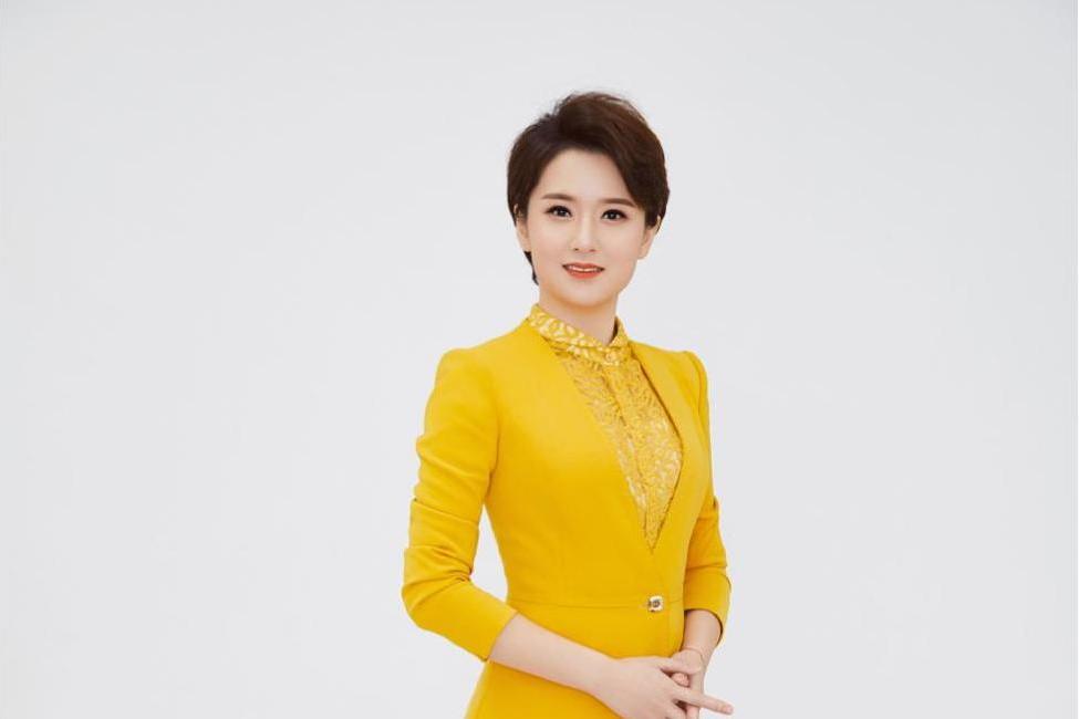 李莎(山東廣播電視台《問政山東》主持人) 李莎(山東廣播電視台《問政山東》主持人)