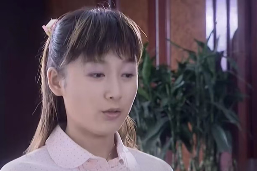 何敏(《曹老闆的十八個秘書》中的角色) 何敏(《曹老闆的十八個秘書》中的角色)