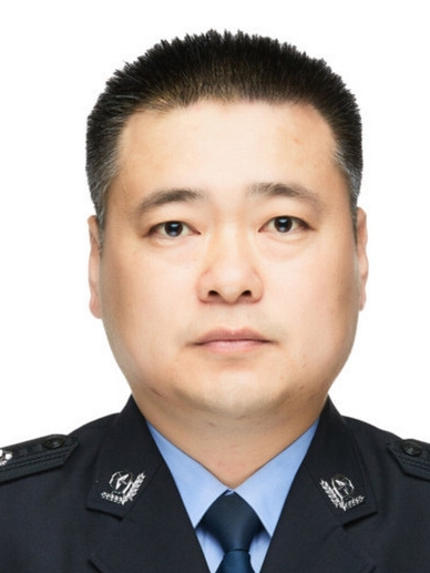 周少林(浙江省海寧市公安局黨委委員、政治處主任、機關黨委副書記) 周少林(浙江省海寧市公安局黨委委員、政治處主任、機關黨委副書記)