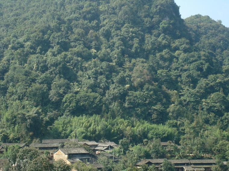 平壩村(雲南文山州文山縣平壩鎮下轄村) 平壩村(雲南文山州文山縣平壩鎮下轄村)