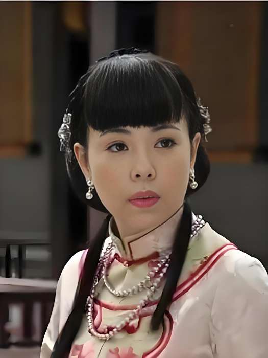 錦雲(電視劇《鎖夢樓》中的江家大少奶奶) 錦雲(電視劇《鎖夢樓》中的江家大少奶奶)