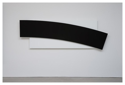 Black Curve Diagonal (2010)