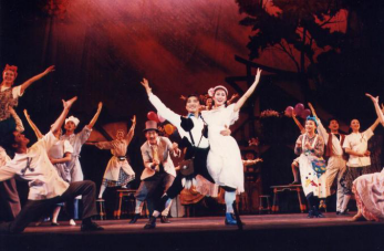1996年中央戲劇學院首屆音樂劇班演繹《想變成人的貓》