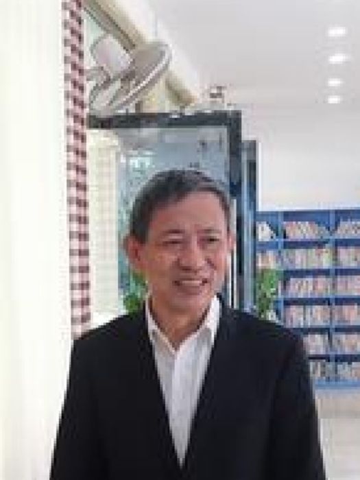 李青山(華中師範大學附屬光明勤誠達學校校長) 李青山(華中師範大學附屬光明勤誠達學校校長)