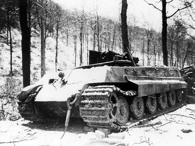 被擊毀的虎王式重型坦克