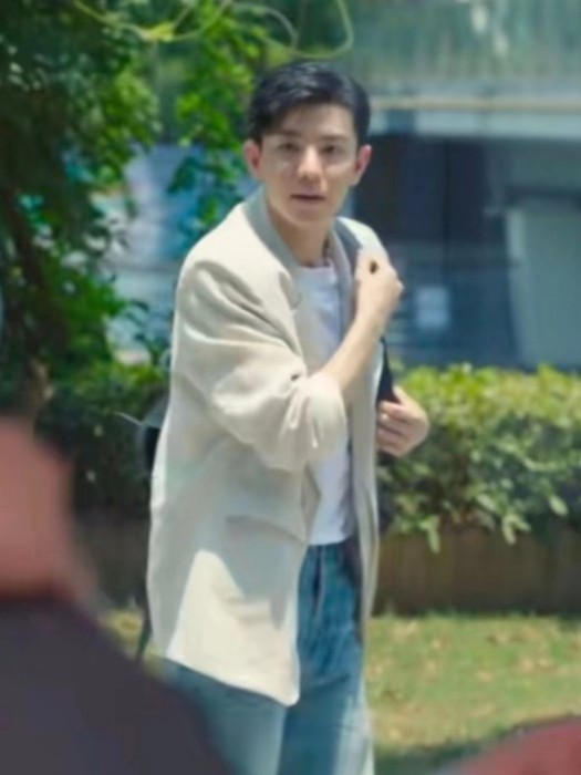 雅克(都市情感劇《閃耀的她》中的男配角) 雅克(都市情感劇《閃耀的她》中的男配角)
