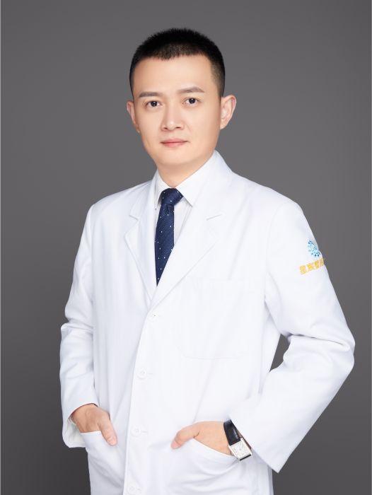 吳偉(重慶星宸整形醫院皮膚科副院長) 吳偉(重慶星宸整形醫院皮膚科副院長)