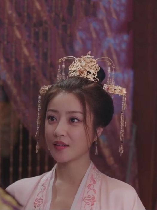 雲意(古裝愛情劇《君面似桃花》中的角色) 雲意(古裝愛情劇《君面似桃花》中的角色)