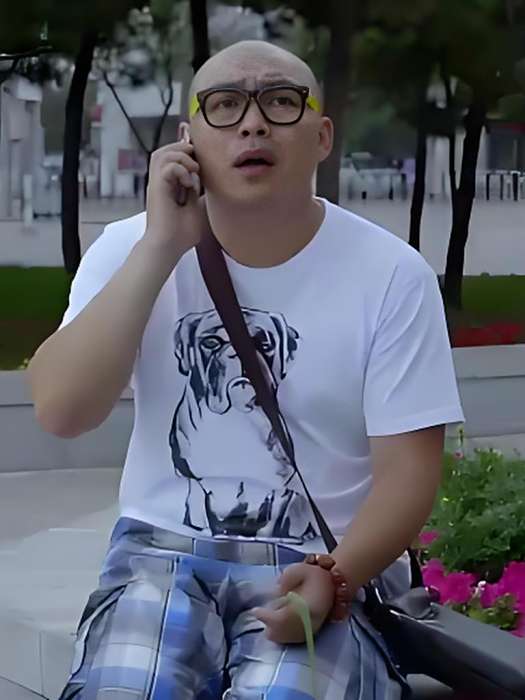 羅壯(電視劇《第22條婚規》和《第22條婚規2》中的角色) 羅壯(電視劇《第22條婚規》和《第22條婚規2》中的角色)
