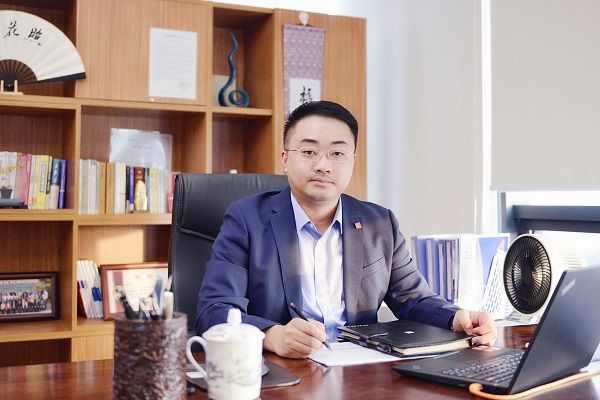徐康(江蘇大美天第文化產業有限公司常務副總經理) 徐康(江蘇大美天第文化產業有限公司常務副總經理)