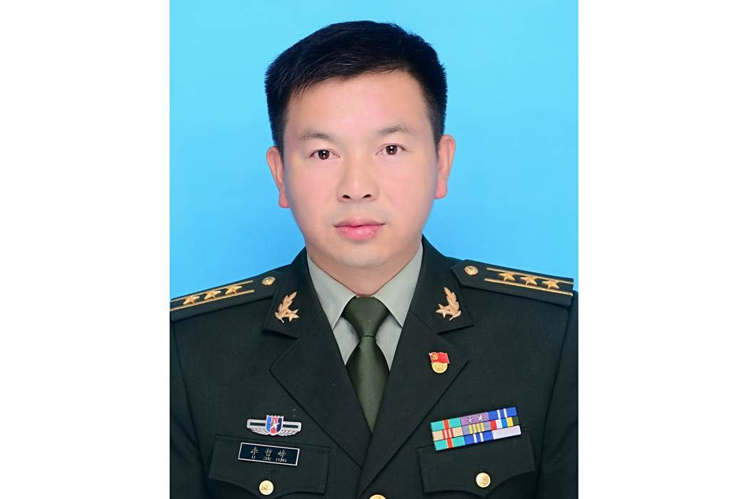李哲峰(內蒙古自治區呼倫貝爾市鄂倫春自治旗委常委) 李哲峰(內蒙古自治區呼倫貝爾市鄂倫春自治旗委常委)