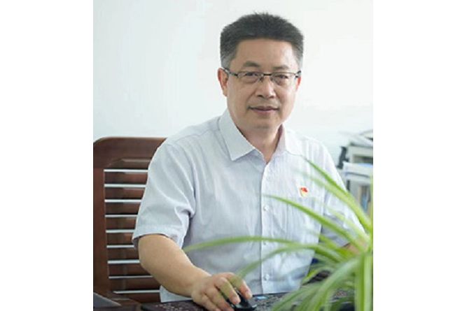 周學忠(山東師大教學科研工作督導組駐附中專員) 周學忠(山東師大教學科研工作督導組駐附中專員)
