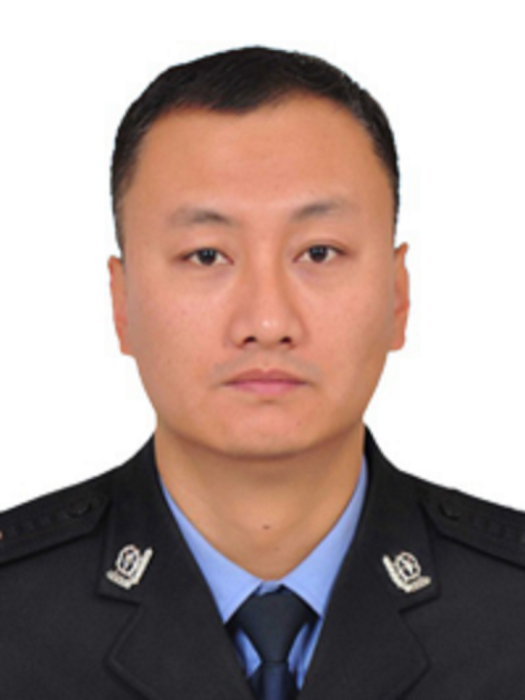 韓鵬(新疆維吾爾自治區喀什地區疏附縣政府副縣長,公安局黨委書記、局長) 韓鵬(新疆維吾爾自治區喀什地區疏附縣政府副縣長,公安局黨委書記、局長)