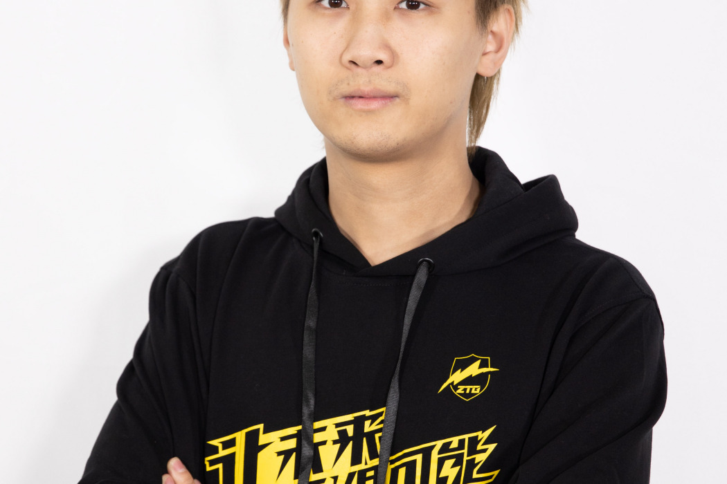羅錚(王者榮耀前職業競技選手) 羅錚(王者榮耀前職業競技選手)