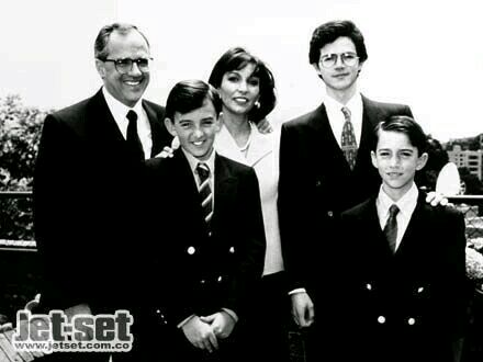 桑佩爾總統與家人的合影