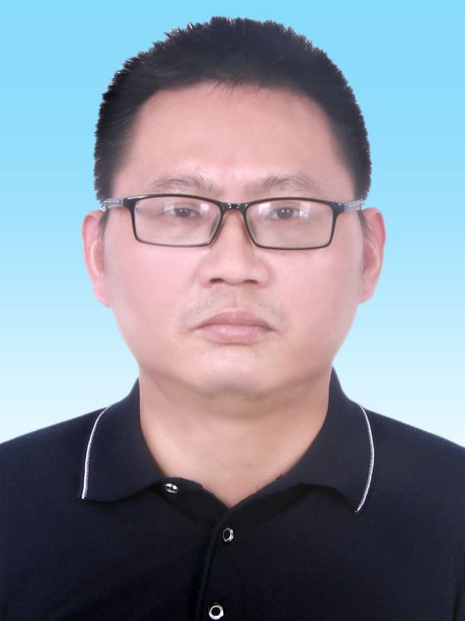 劉清華(江西省宜春市上高縣文化廣電旅遊局八級職員) 劉清華(江西省宜春市上高縣文化廣電旅遊局八級職員)