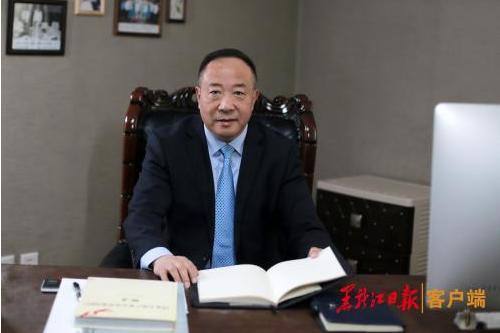 劉瑞強(哈爾濱馬迭爾集團董事長、黨委書記) 劉瑞強(哈爾濱馬迭爾集團董事長、黨委書記)