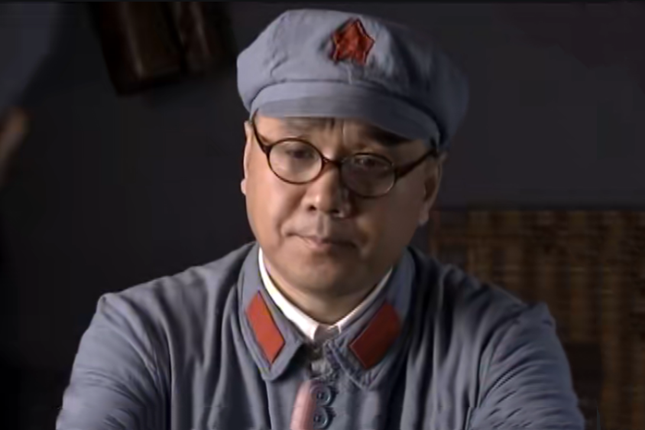 吳亮(《紅槐花》中由曹力飾演的角色) 吳亮(《紅槐花》中由曹力飾演的角色)