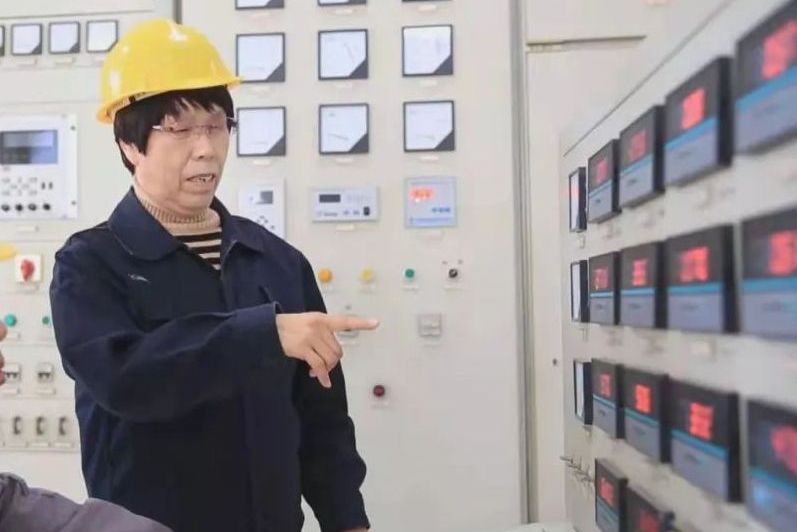 孫秀芹(阜新市新邱區天合環保建築材料廠董事長) 孫秀芹(阜新市新邱區天合環保建築材料廠董事長)