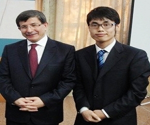 土耳其外交部長達烏特奧盧接見中穆青網CEO