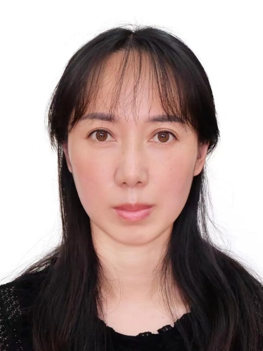 李平(四川省甘孜藏族自治州瀘定縣教育和體育局黨組成員、副局長、二級主任科員)