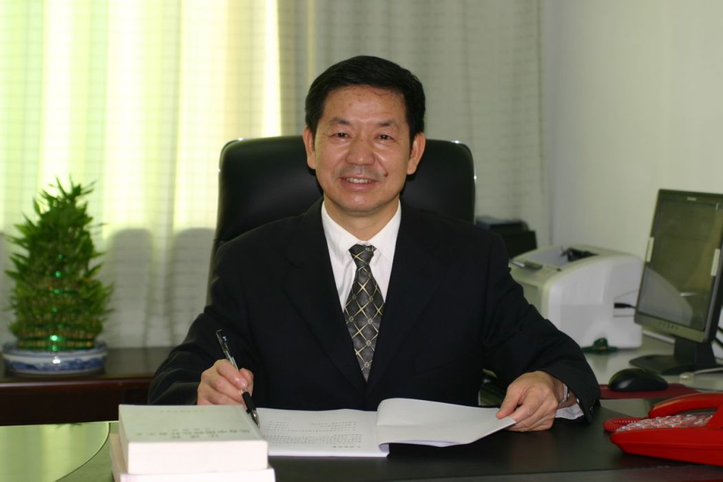 彭健伯 彭健伯