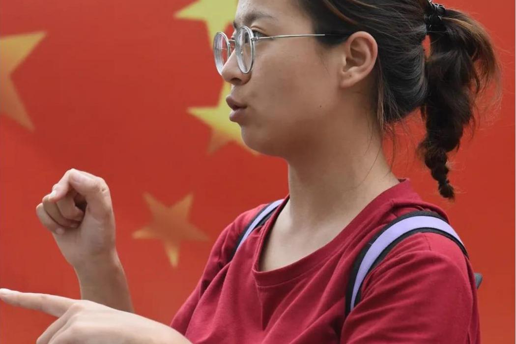 馬夢瑤(海南大學志願者) 馬夢瑤(海南大學志願者)
