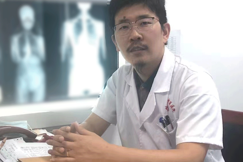 吳永超(脊柱側彎四維矯正牽引床發明人) 吳永超(脊柱側彎四維矯正牽引床發明人)