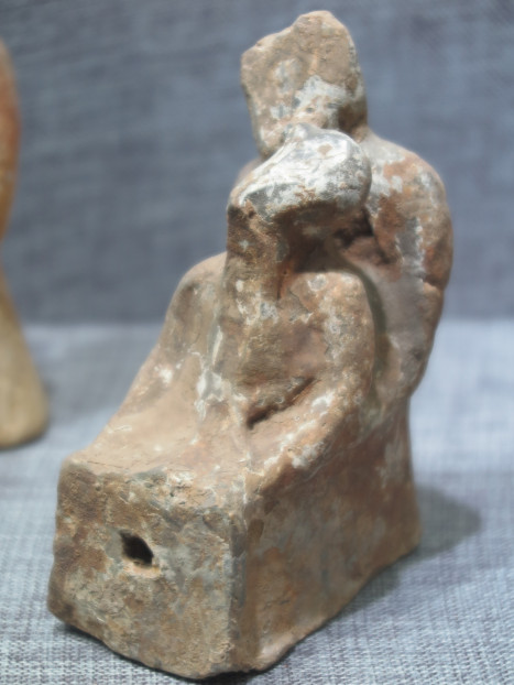 灰陶雙人俑
