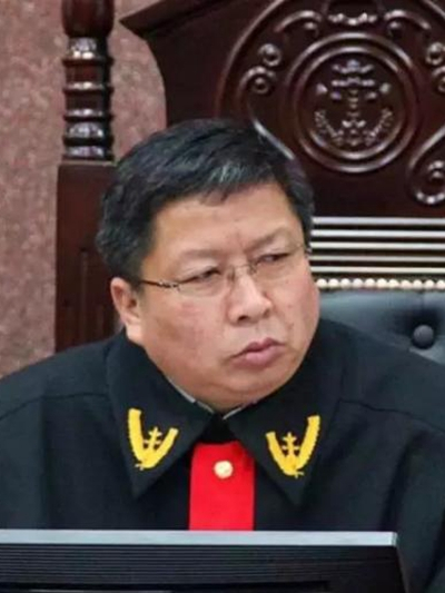 方金剛(全國優秀法官) 方金剛(全國優秀法官)